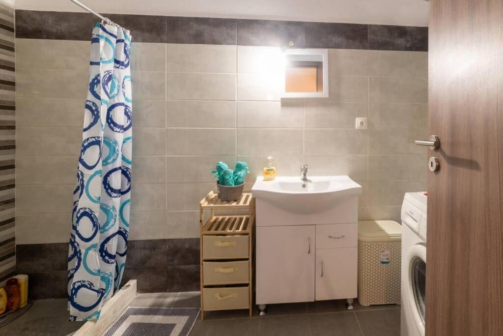 Bright Newly Renovated Apt Near Beach & Center+Ac Anemomylos Ngoại thất bức ảnh
